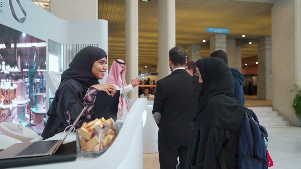 تنظيم أبعاد المستقبل لجناح وزارة الصناعة في معرض الروبوتات والاختراعات