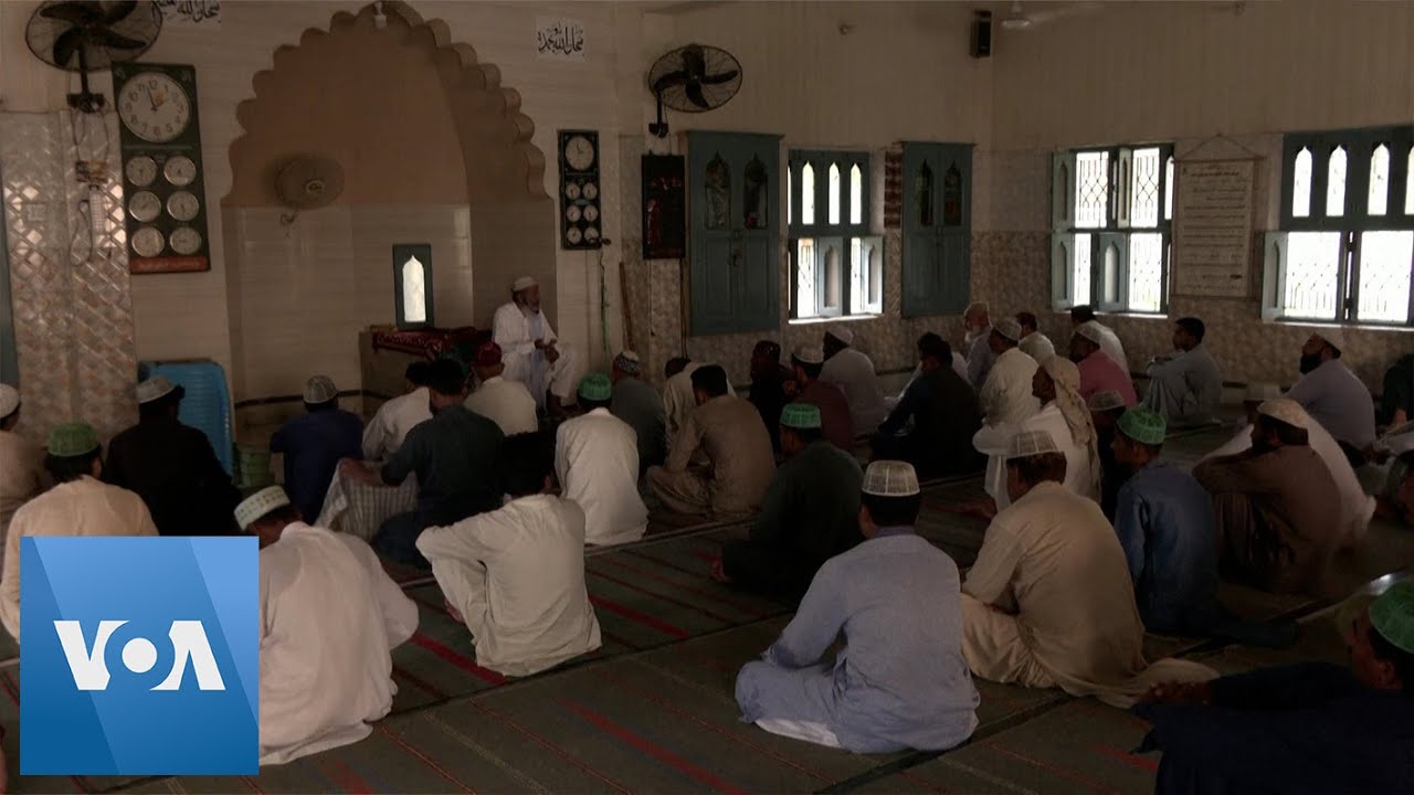 Worshippers Attend Prayers in Flood-Ravaged Pakistan