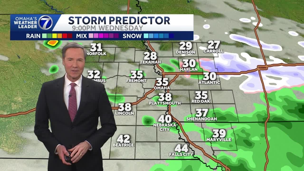 Rain and snow showers near Omaha