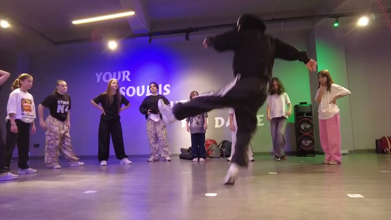 EKDA Breakers - Toprock Freestyle