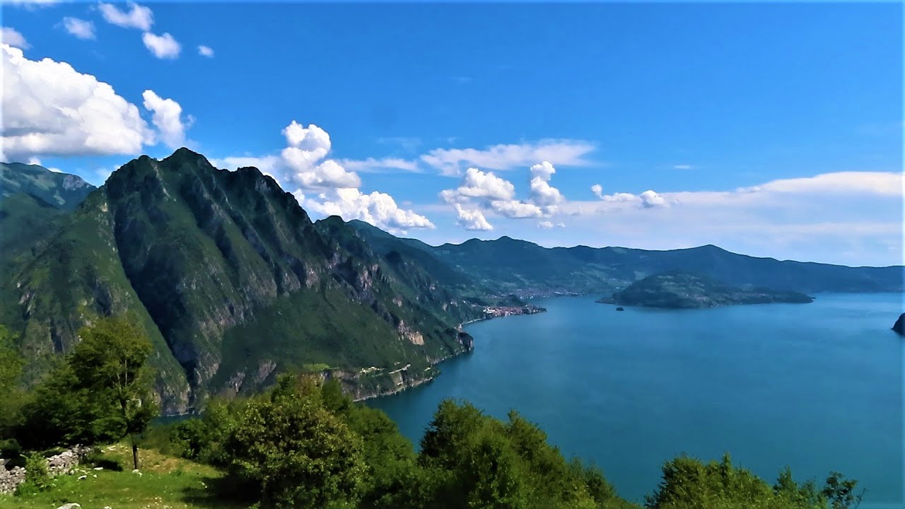 Sentieri del lago d'Iseo: belvedere del Monte Clemo e San Defendente. Pieve di Solto Collina.