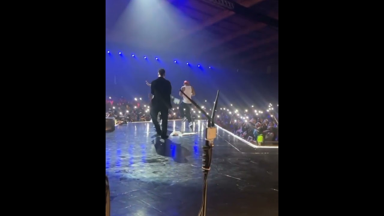 Dollar Rains As Portable Zazoo Zeh Finally Meet Wizkid On Stage With Olamide & Poco Lee