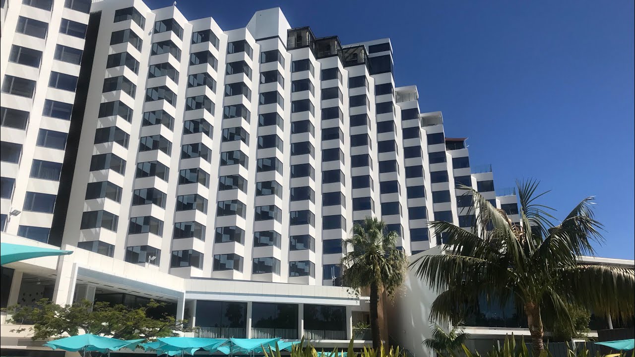 CROWN METROPOL PERTH | Hotel Tour Part 1 | Room, Pools