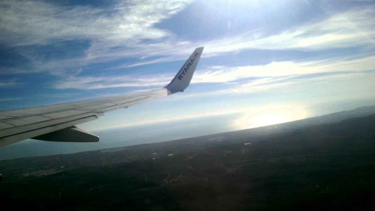 Despegue de avión Ryanair de Castellón a Londres