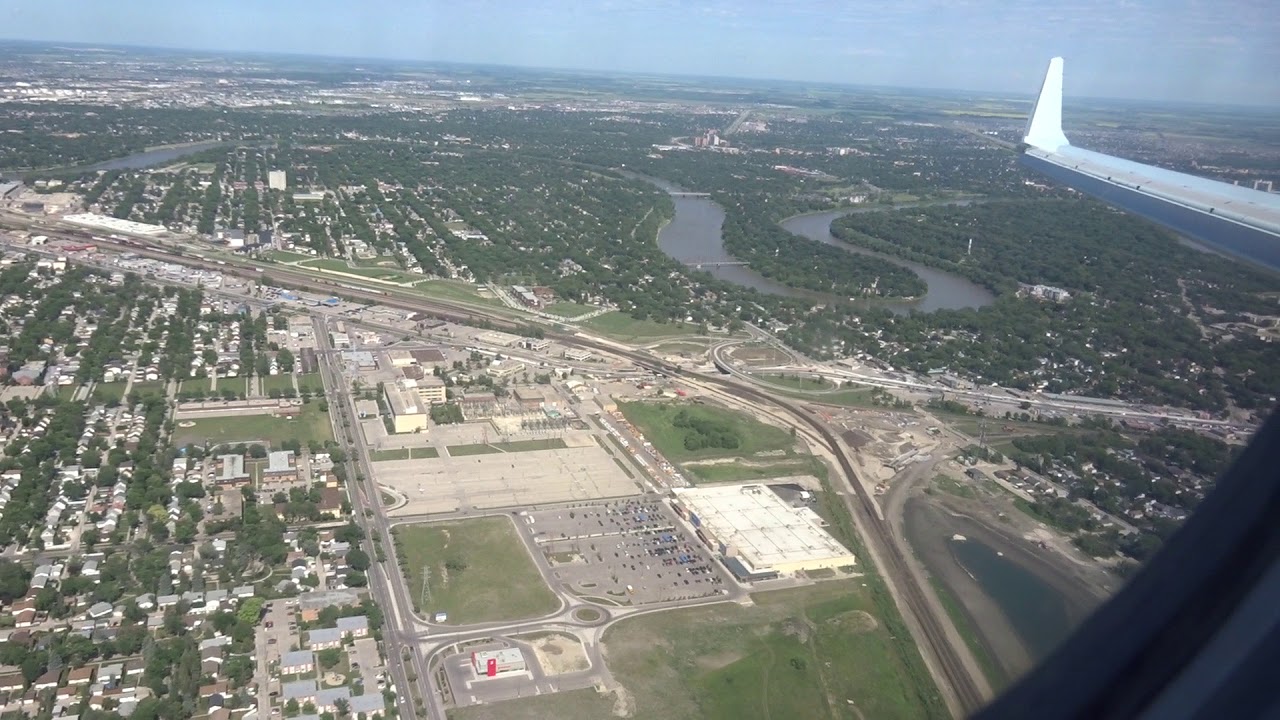 CRJ 900 Air Canada landing Winnipeg