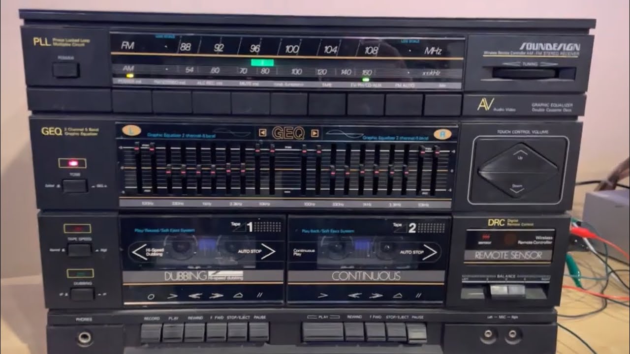 Soundesign 5877 Compact Stereo from 1988 paired with Pioneer HPM-100&rsquo;s