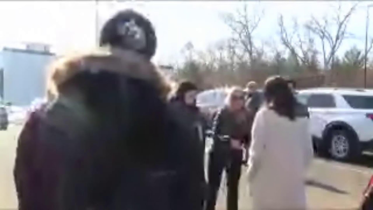 Michigan lawmakers speak after touring largest Midwest ICE Facility following detainee death
