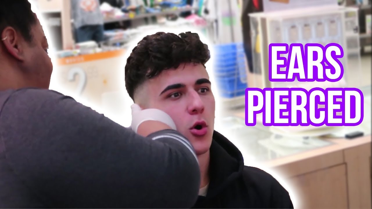 FIRST TIME GETTING EARS PIERCED!!