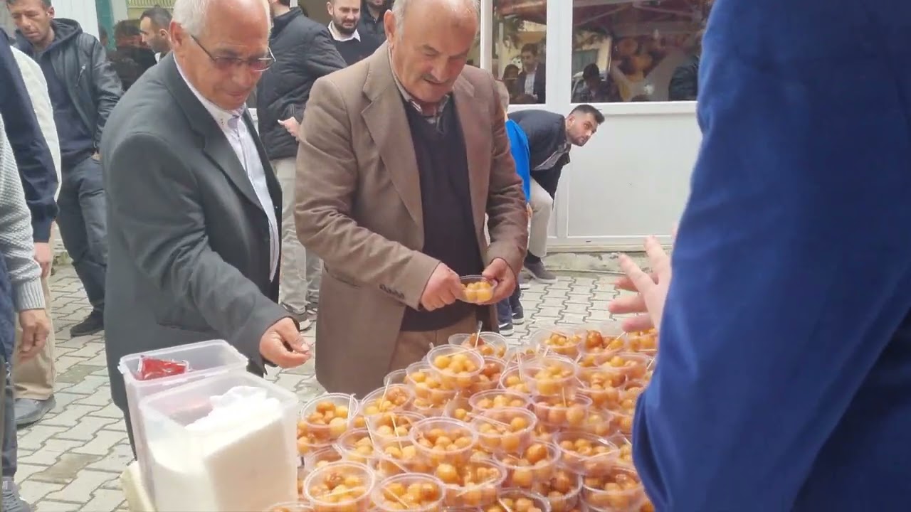 Çay akkonak köyü merhum Ahmet YILMAZ adına lokma tatlısı dağıttık.  Allah kabul etsin inşallah.