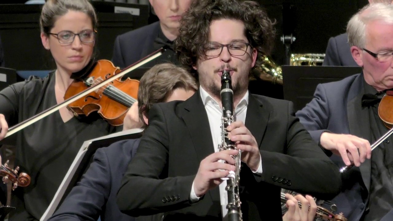 Zilvinas Brazauskas plays Weber n2 Clarinet Concerto