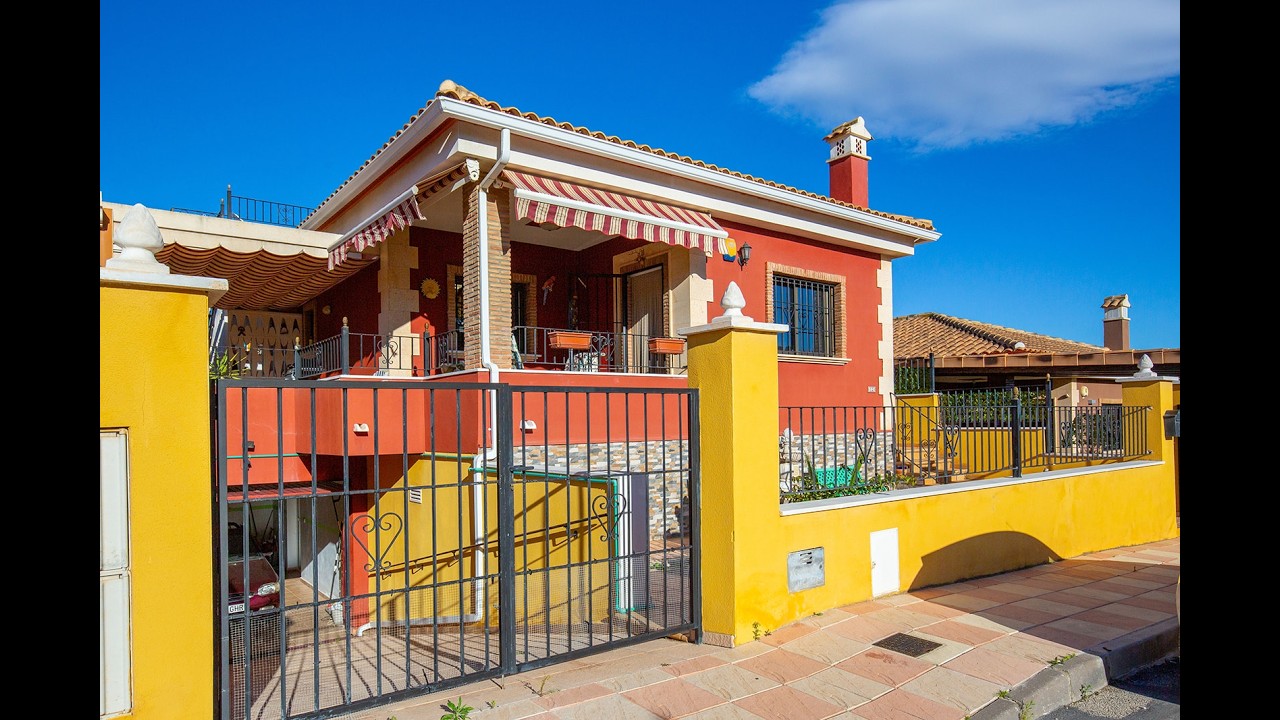 FOR SALE: Stunning Detached Villa with Panoramic Valley & Mountain Views – Bigastro