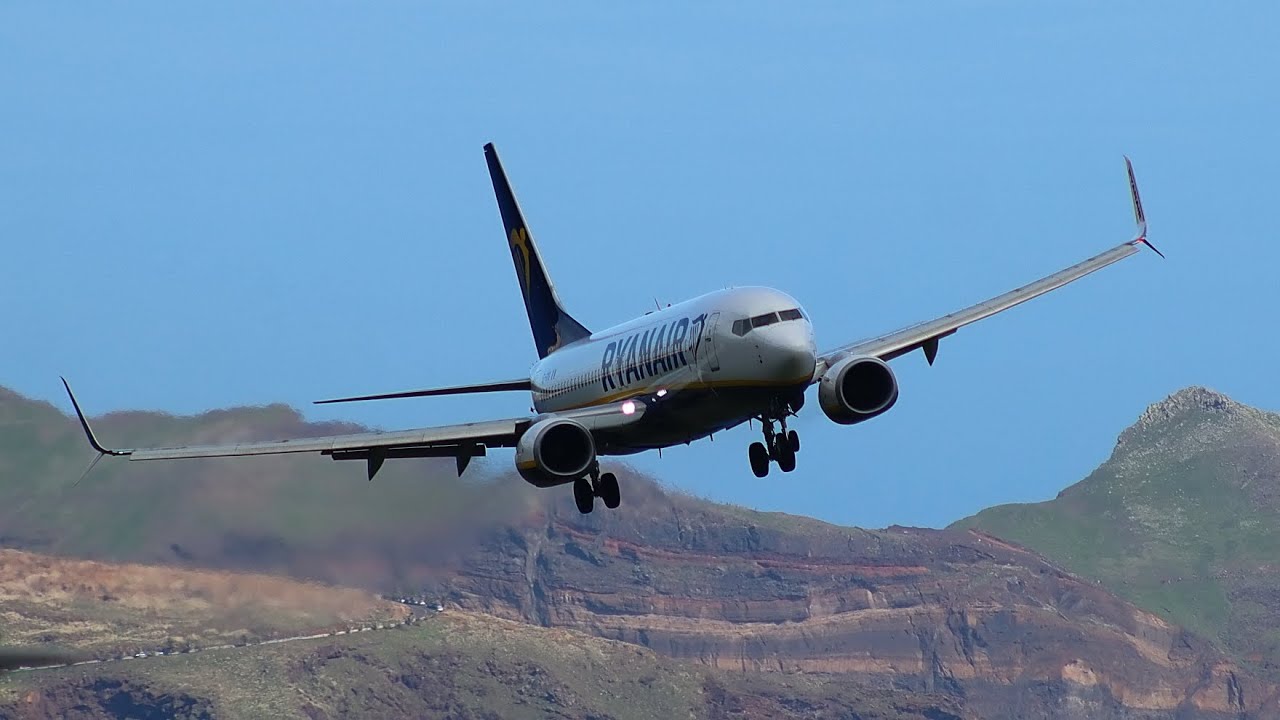 Windy Landings on Runway 23 at Madeira Airport. 