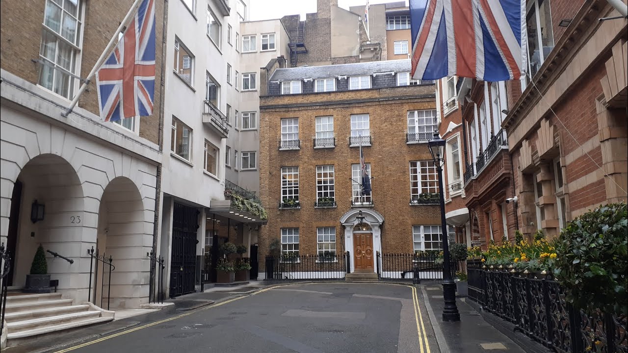 Hidden Narrow Streets of London | St James's Place | London Architecture