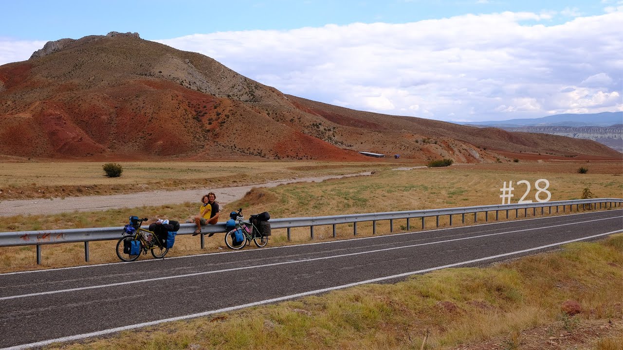 Nicht von dieser Welt - wir radeln durch märchenhafte Landschaften | Fahrradweltreise Türkei #28
