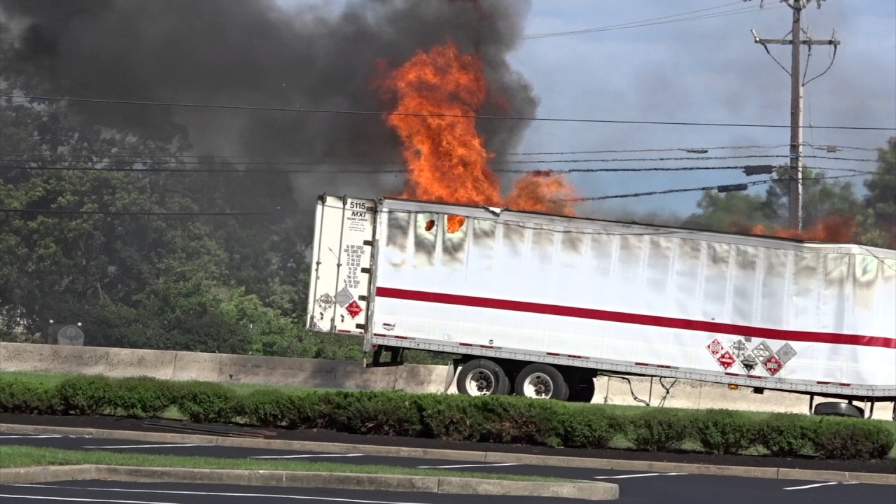FLEMINGTON NEW JERSEY TRUCK FIRE WITH EXPLOSIONS 6/24/17 FULLY INVOLVED TRACTOR TRAILER FIRE