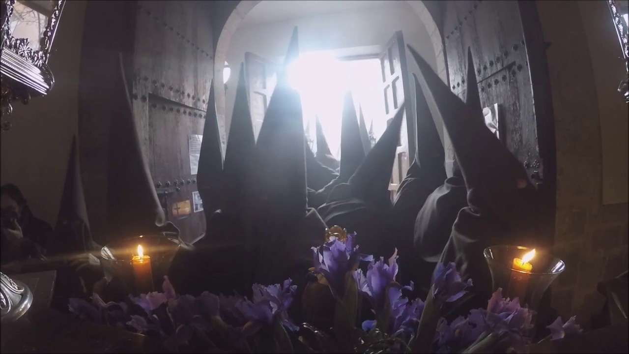 UNA PROCESION DESDE DENTRO JUEVES SANTO 2018 SEMANA SANTA EN VALLADOLID