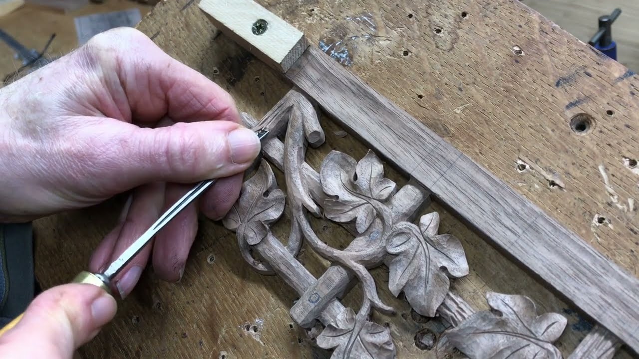 Replacing carving for a cuckoo clock model 509. Part 1