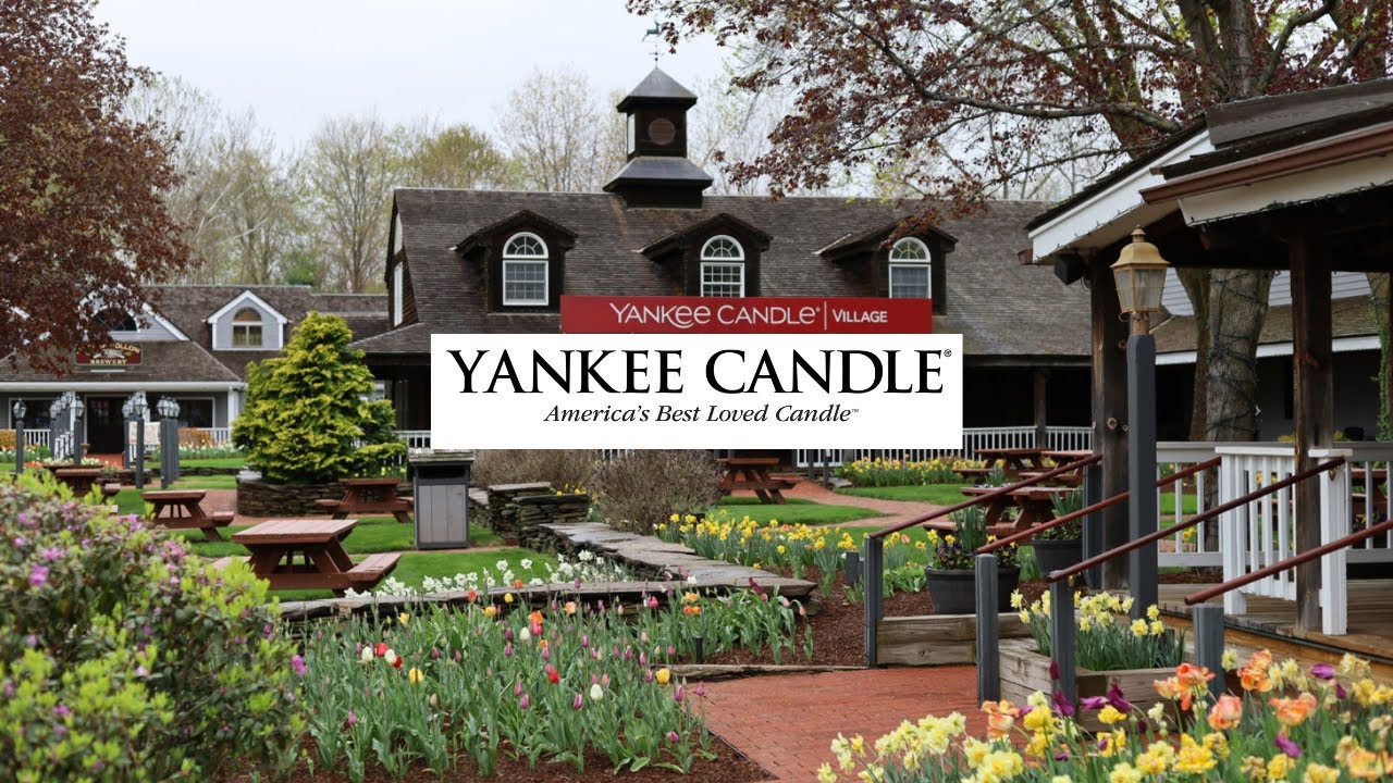Yankee Candle Village | Deerfield, MA