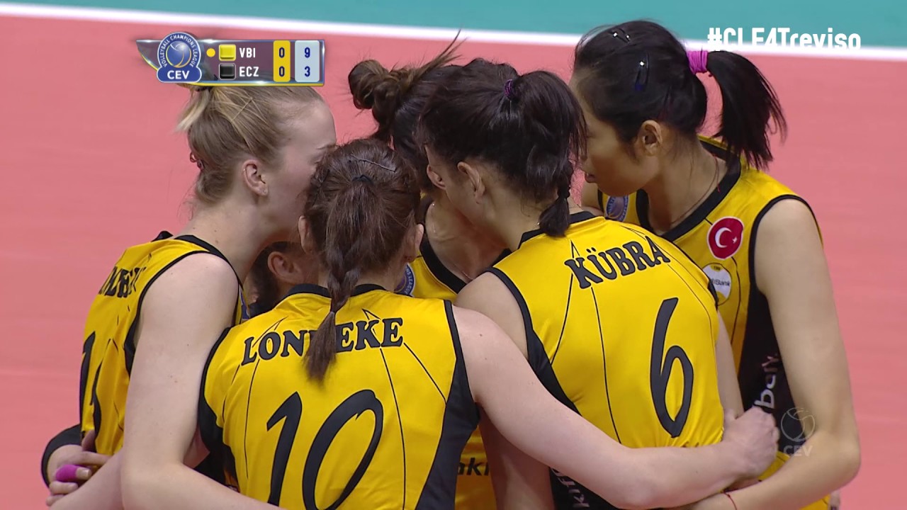 #CLF4Treviso: Kübra AKMAN finishes a point for VakifBank as they take 1st set in semi-final