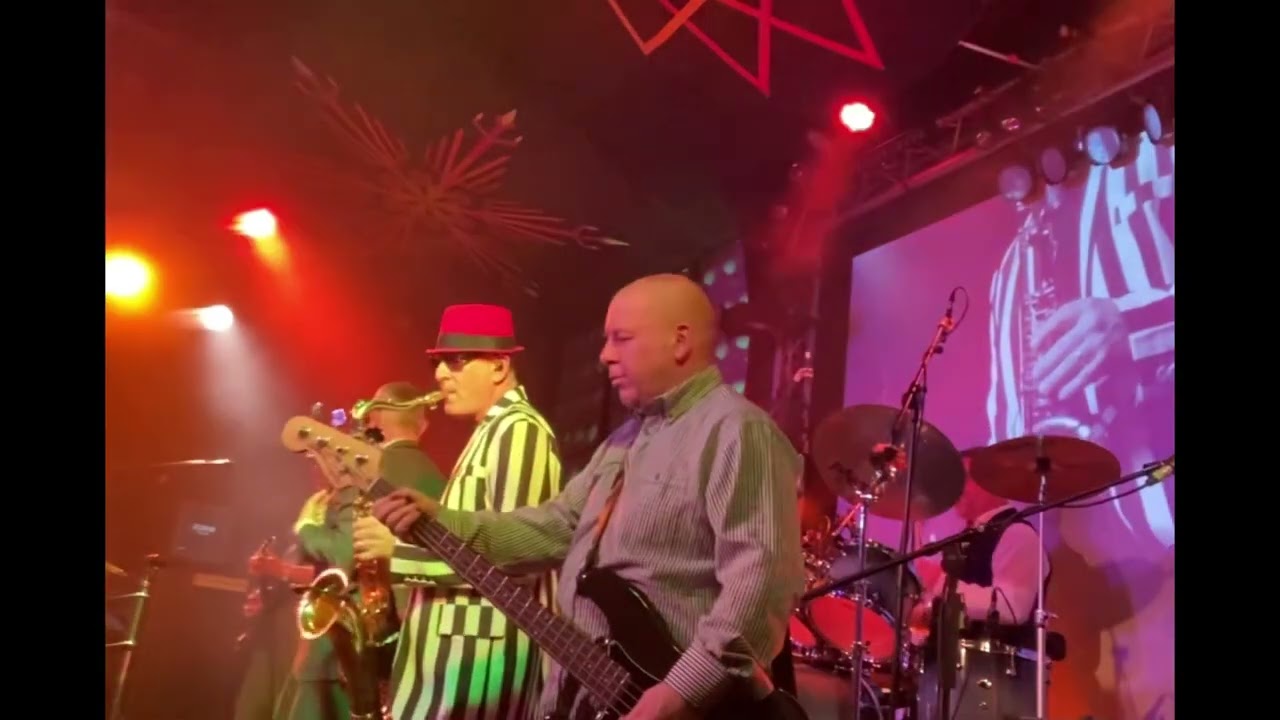 Pete’s bass showreel madness set 15 songs