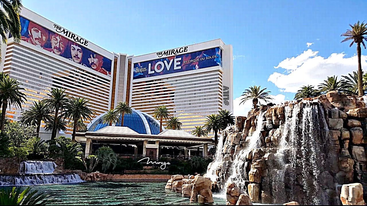 Walking thru THE MIRAGE Las Vegas!