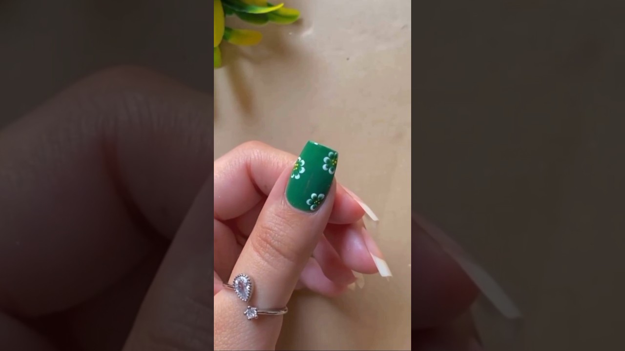 Easy White And Green Flower Nail Art Design Tutorial 🌼