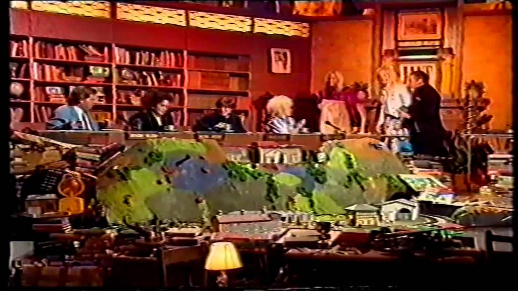 Juke Box Jury - Tony Wilson / Shaun Ryder (BBC2 1990)