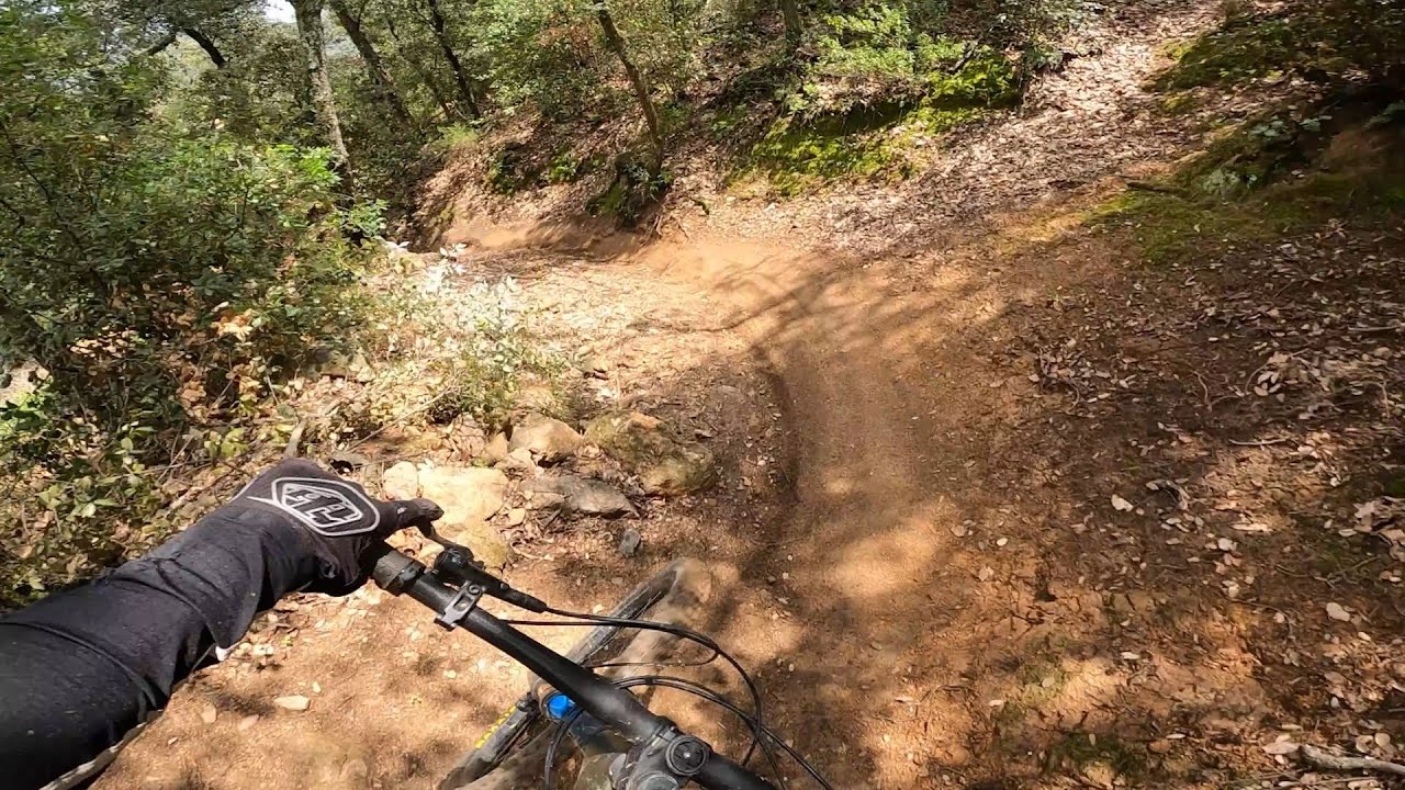 FOX | Trail MTB con Mucho Flow en la Sorrera Bike Park