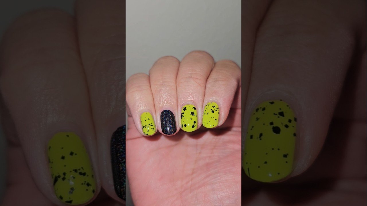 @HoloTaco Electrostatic @cirquecolors Stick Icky #kbshimmer Scratch That #nails #nailart