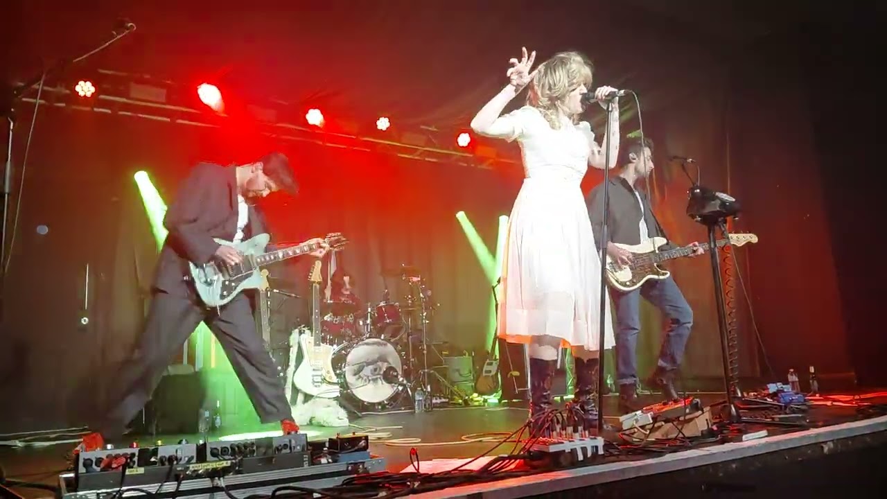 Black Honey - To The Grave live in Birmingham 18th Feb 2026