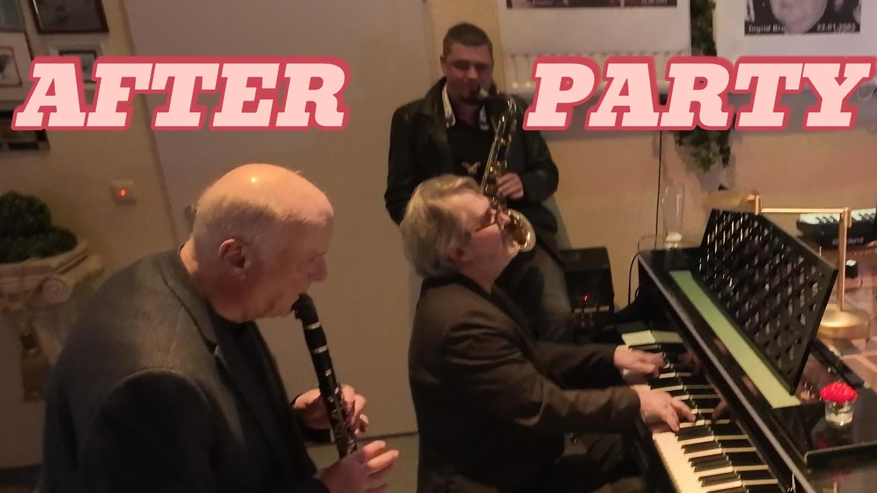 Wenn das Konzert vorbei ist, beginnt die Magie (ab 0:45) Die Session in der Piano-Bühne
