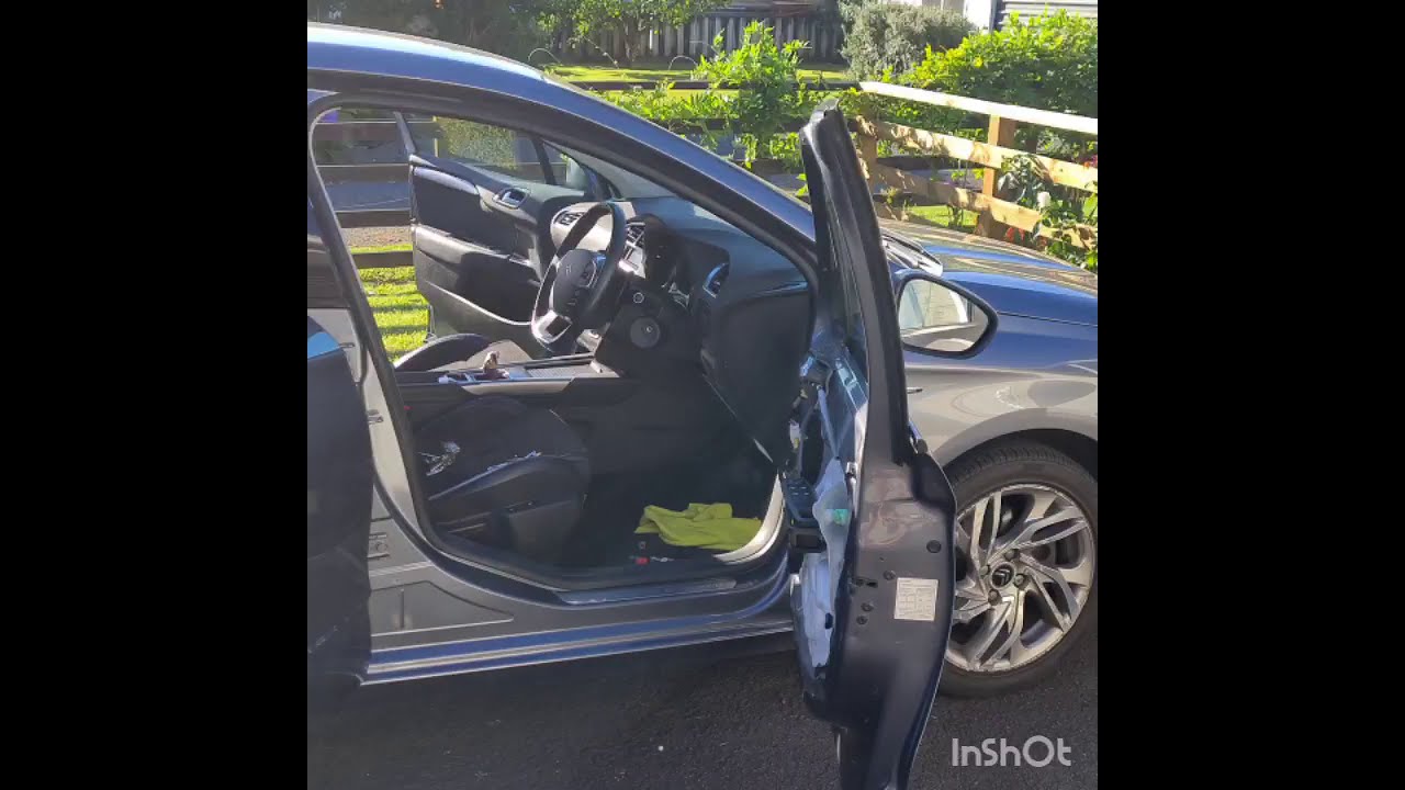 Citroen,Peugeot Nasty Clicking Door. A quick Fix!