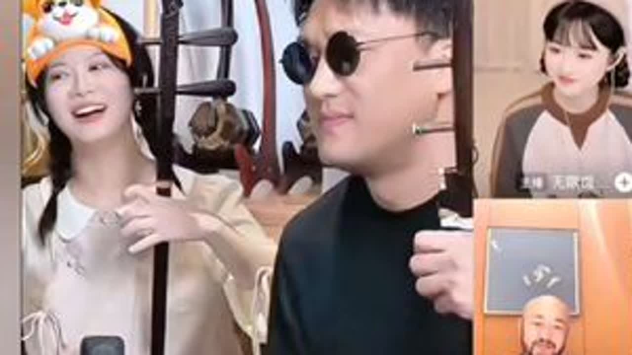 这组合太令人喜欢了，一曲《逛新城》征服四个直播间观众，说没听过瘾，要求再来一曲，主持人恋恋不舍#二饼胡拉 #力哥拉二胡 #国乐 #二胡