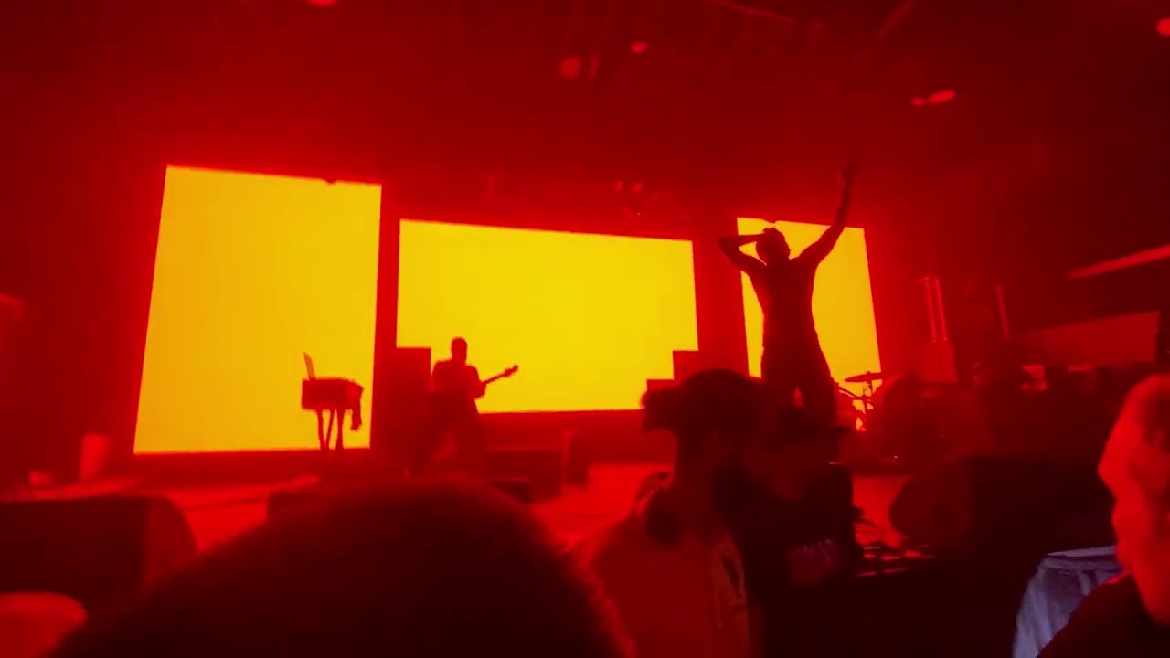 Death Grips - Come Up and Get Me (Live)