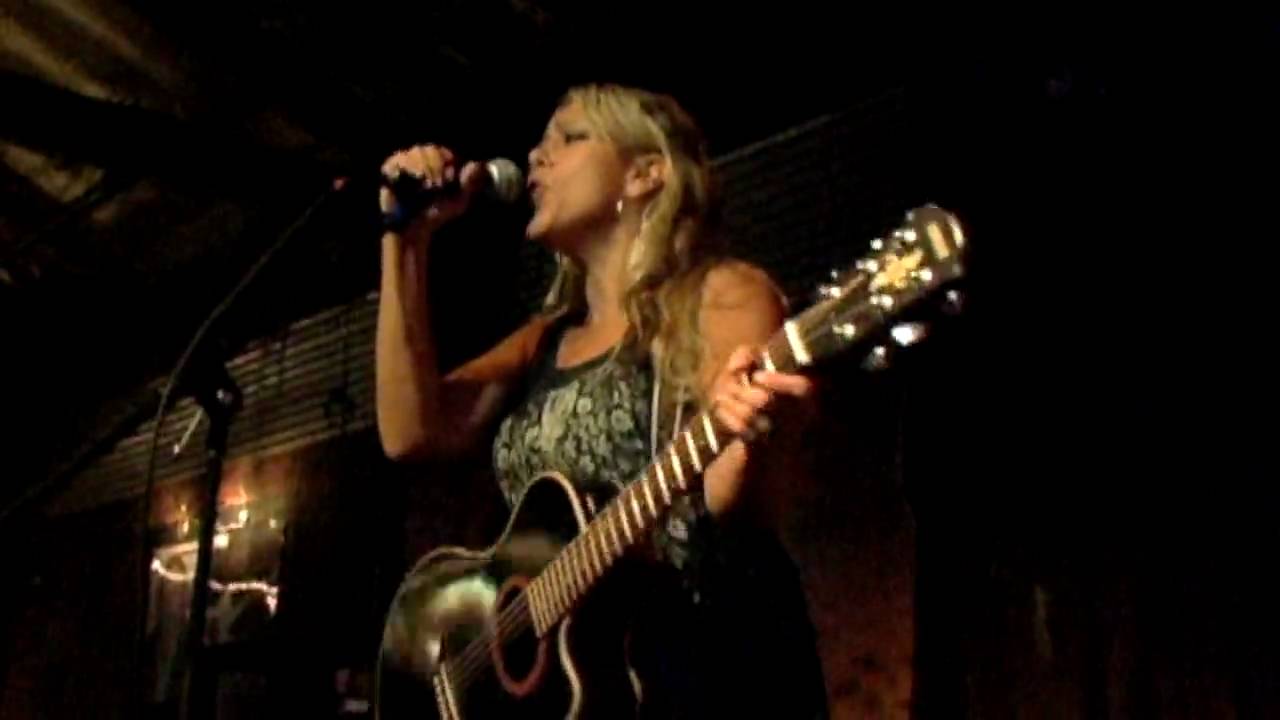 The Mother Truckers   -  Love Me Like A Man  -  Live from Antone's