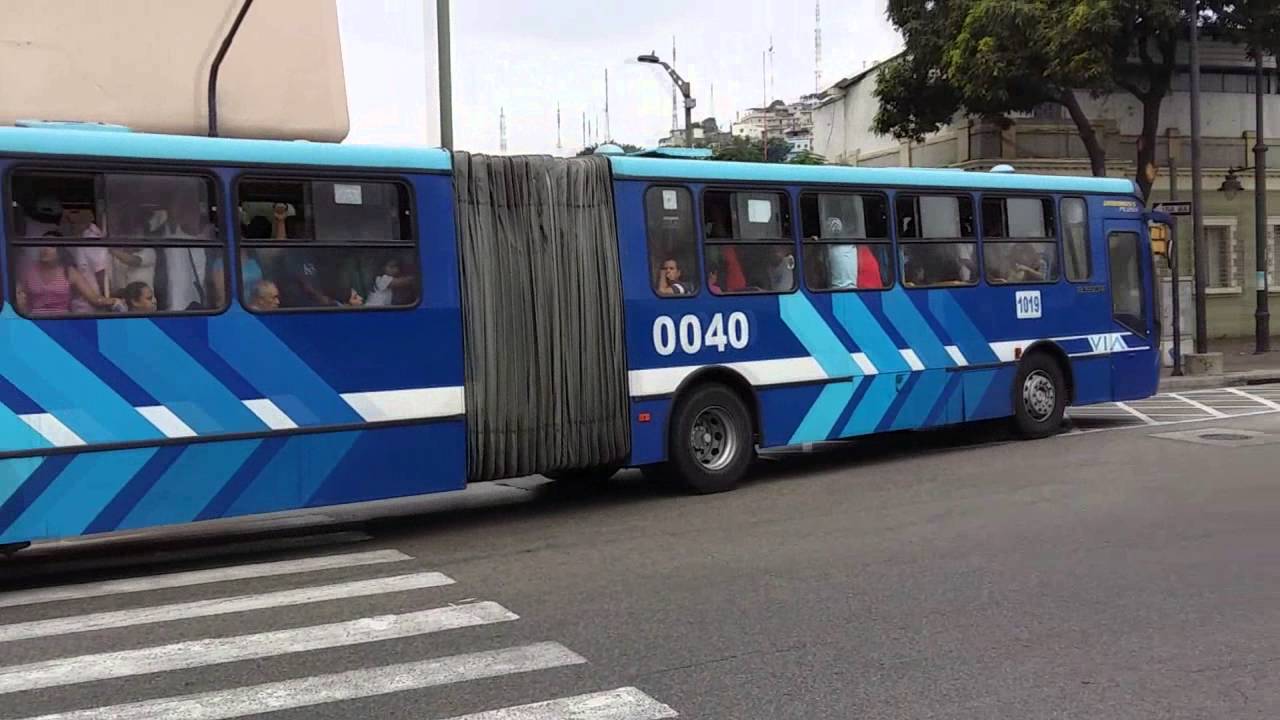METROVIA DE GUAYAQUIL VIOLA LAS SEÑALES DE TRÁNSITO