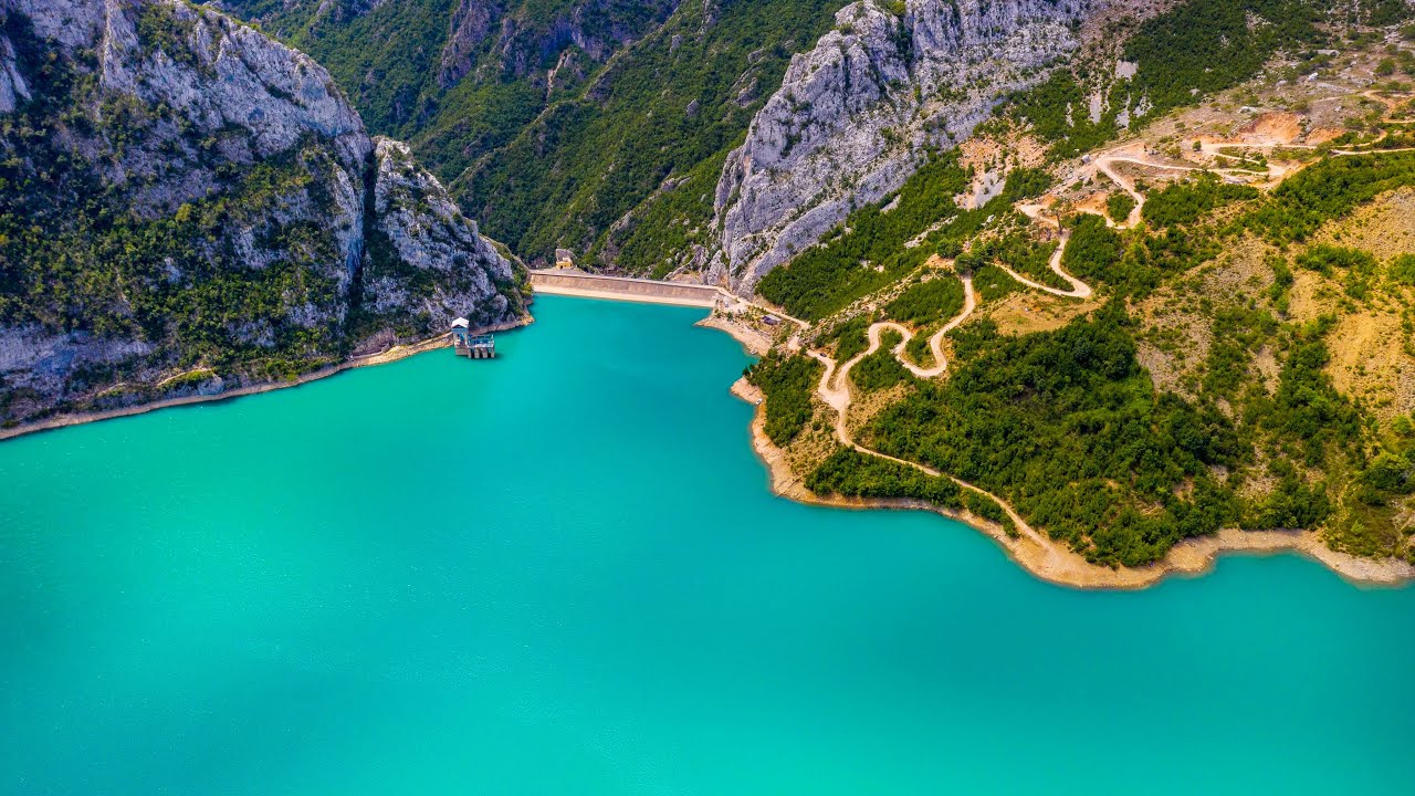 Liqeni I Bovilles/Bovilla Lake. Tirane.