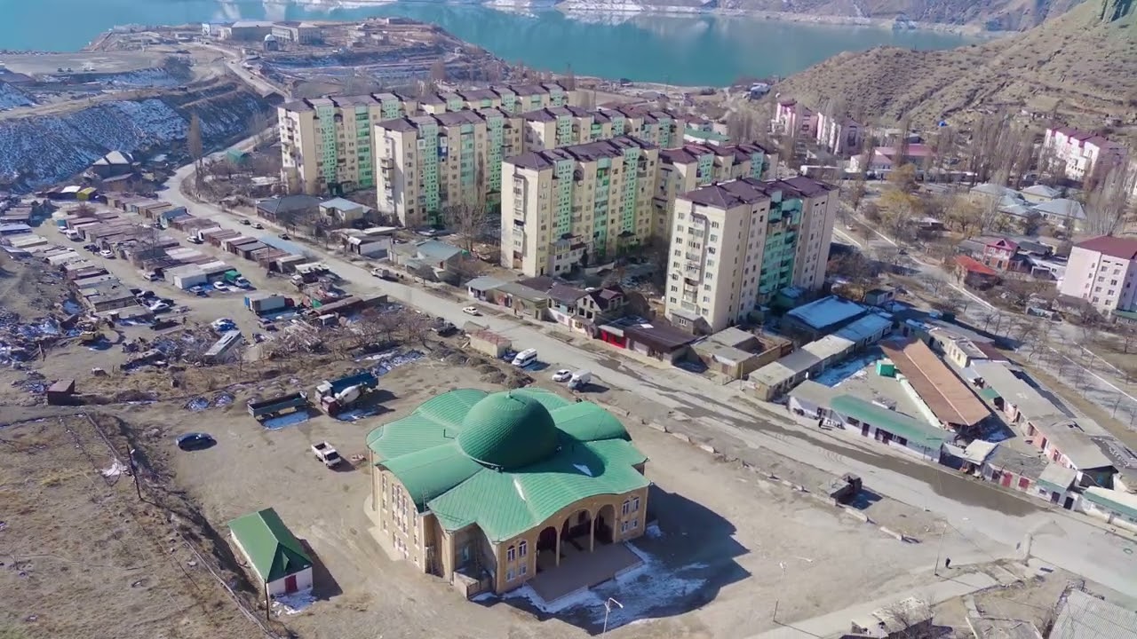 ШАМИЛЬКАЛА в месяц февраль ,полет над поселком среди гор ...