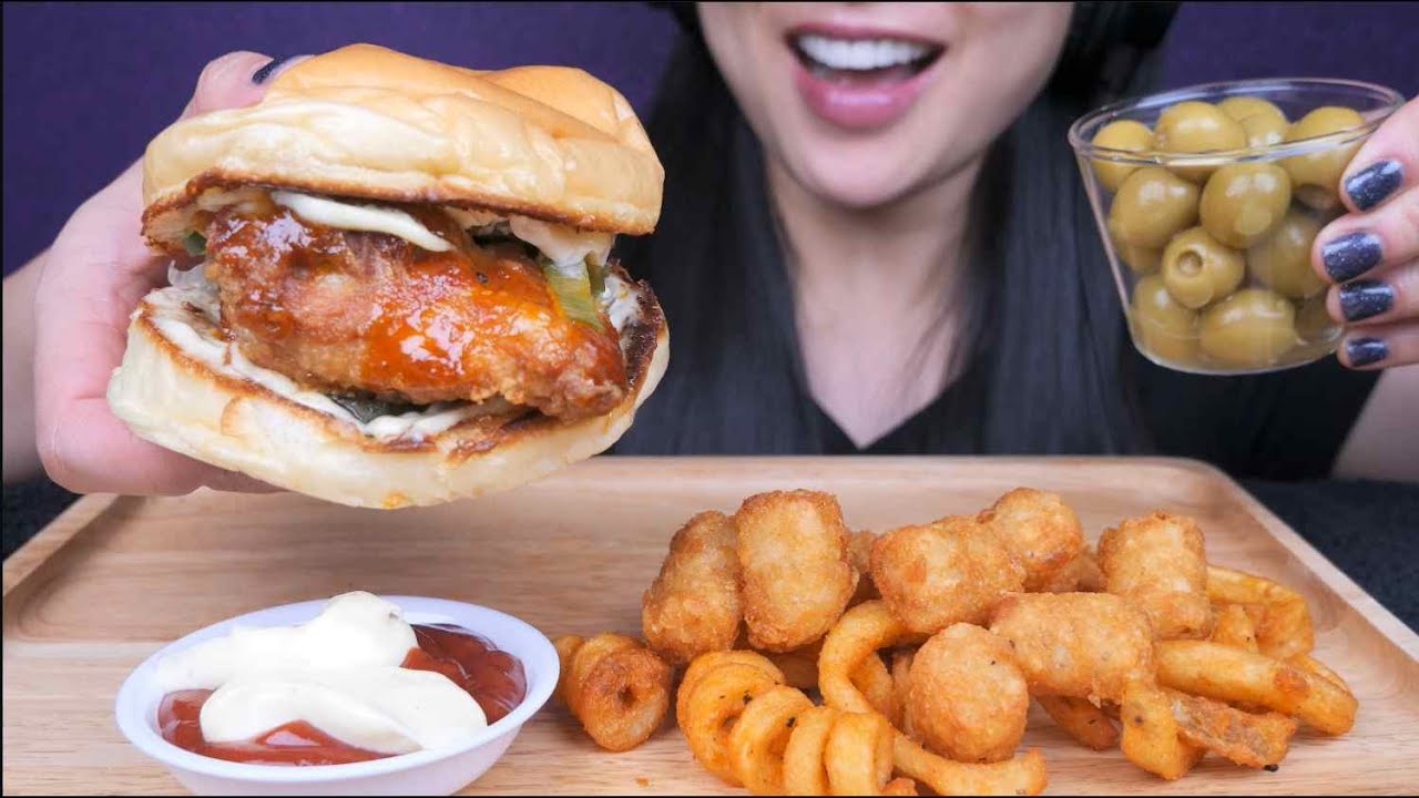 JUICY CHICKEN BURGER (ASMR EATING SOUNDS) NO TALKING | SAS-ASMR