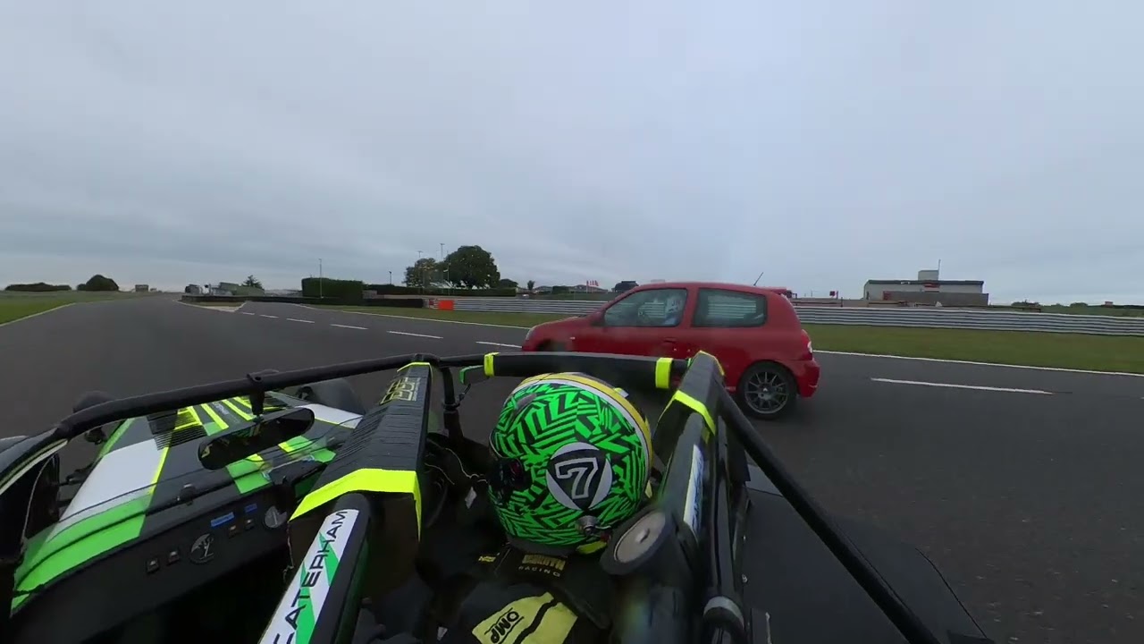 Snetterton trackday in caterham with Javelin
