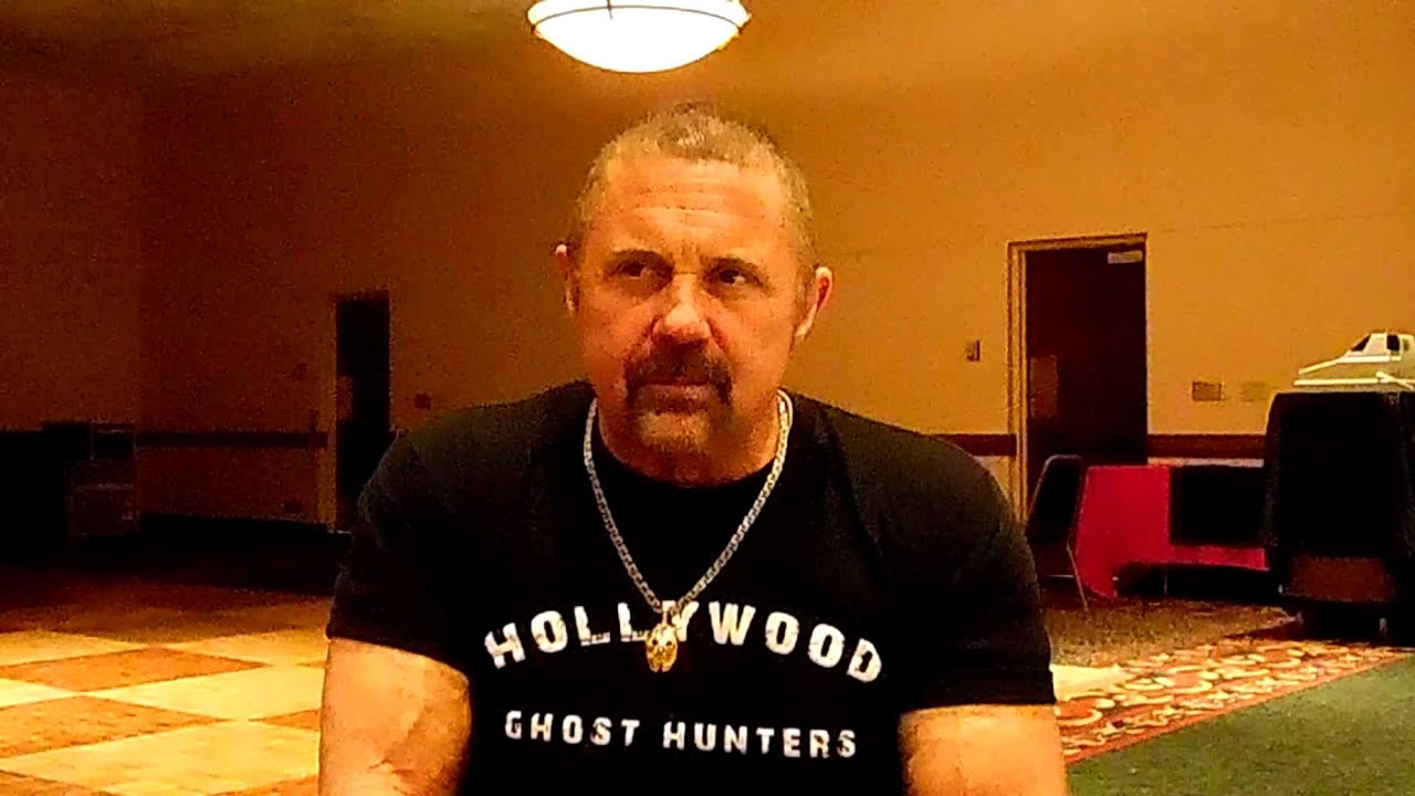 SHOUT OUT MINNESOTA @ShoutOutMN exclusive interview w/ actor KANE HODDER at CRYPTICON 2015