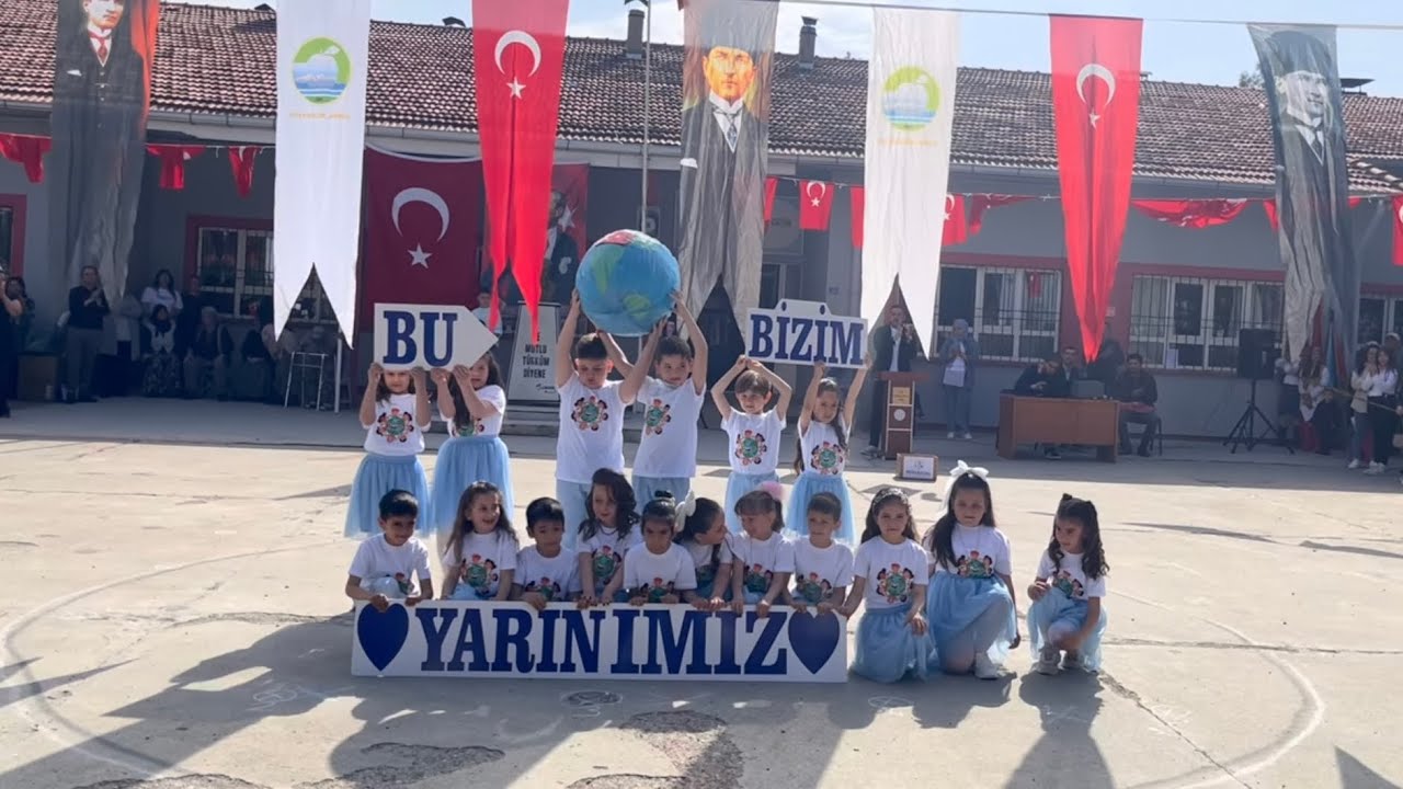 Dünyayı Birlikte Kuralım 23 Nisan Gösterisi