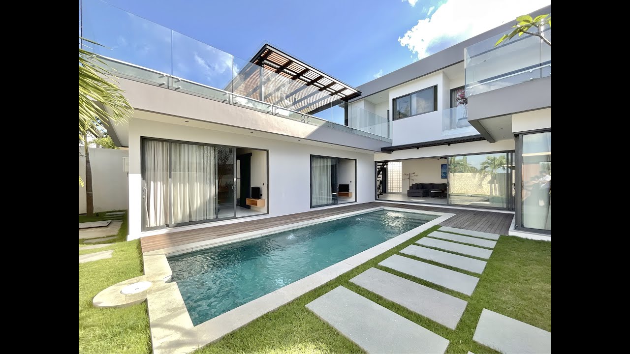 LUXURY VILLA WITH A PRIVATE LOUNGE | DECENT OCEAN AND CITY VIEW