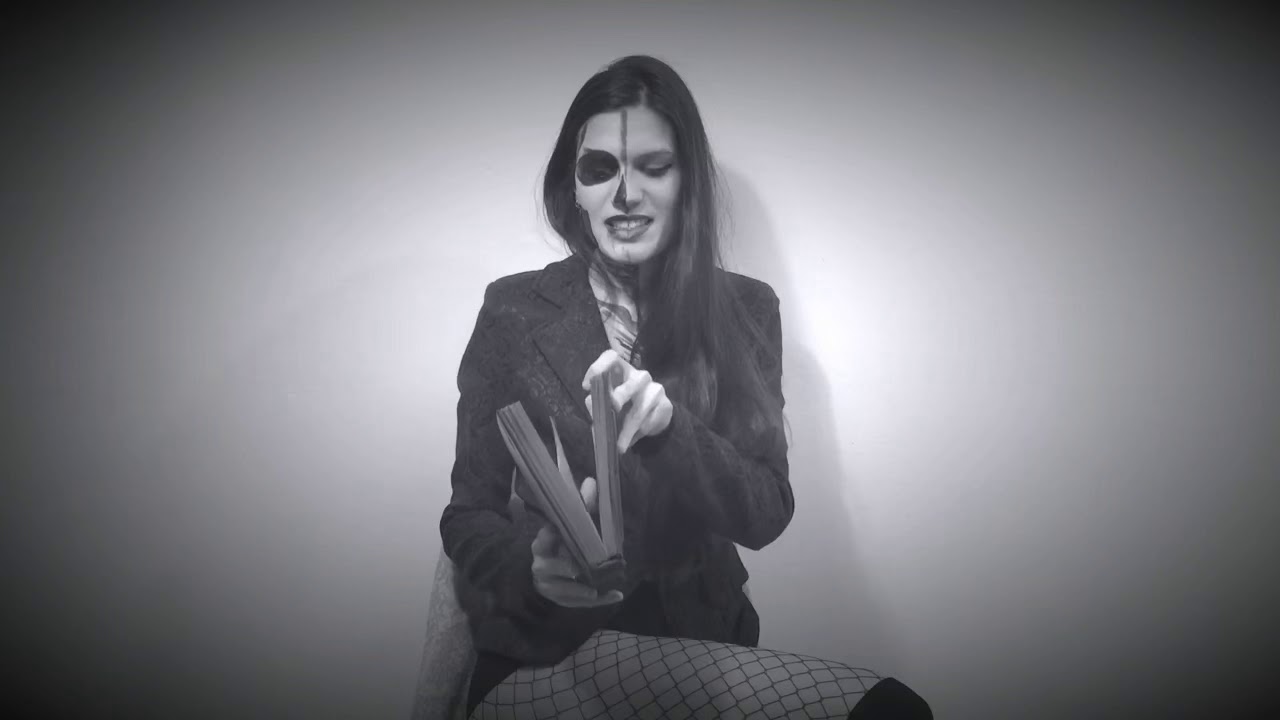 Anfitrite Reading Zenith by Ghost