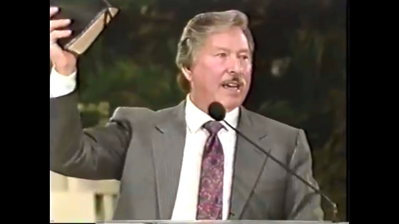 HAL LINDSEY - 60 - EXPLAINS THE END OF THE WORLD - (THE WORLD'S LEADING BIBLE PROPHECY EXPERT)