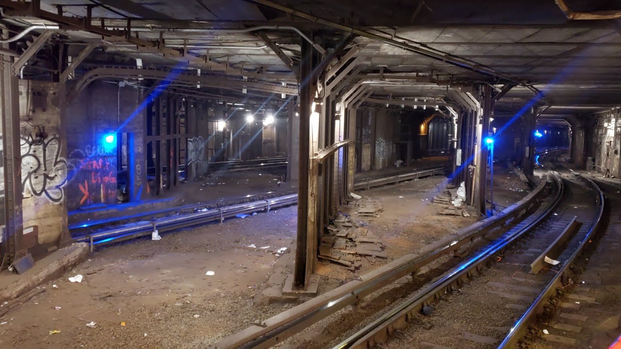 IRT Broadway/7th Avenue line action at 42nd Street (S)huttle Platform