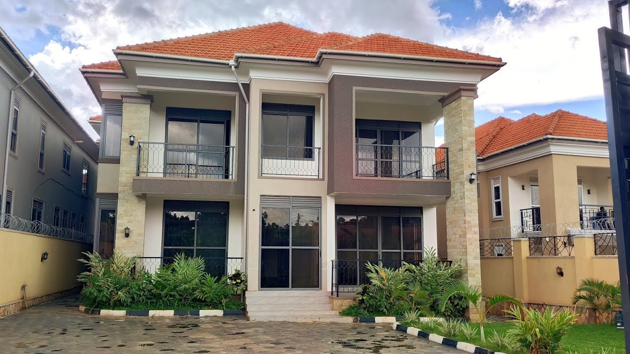 Touring a breathtaking 6 bedroom mansion in kira for 900m ugx