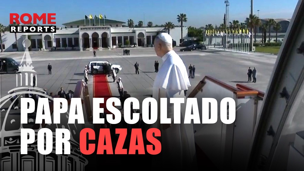 As&iacute; lleg&oacute; LE&Oacute;N XIV a la TIERRA de SAN AGUST&Iacute;N : ESCOLTADO por dos CAZAS MILITARES