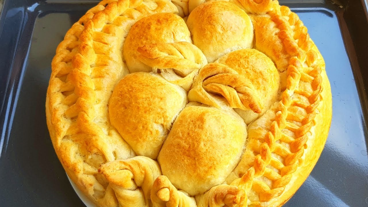 Питка с цветя за всеки повод Pogatschen Poğa&ccedil;a Chleb Bread Milibrod | Golden Bakery