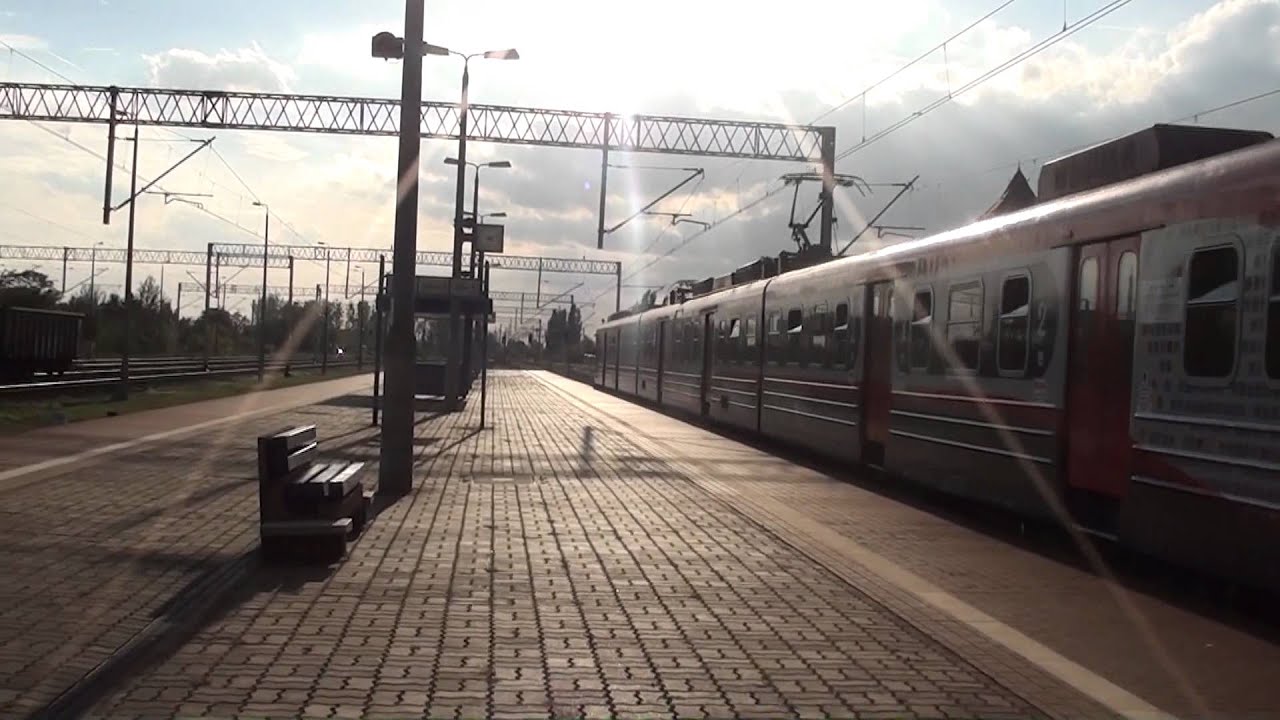 (29.09.12) Kilka pociąg&oacute;w w Sochaczewie